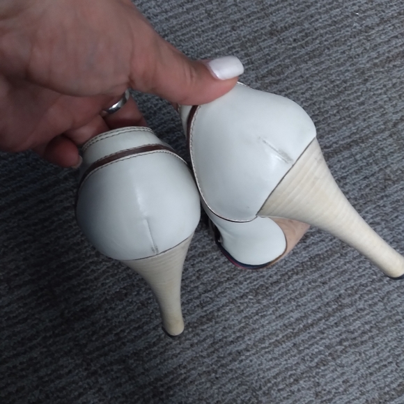 GUCCI WHITE LEATHER SHERRY LINE HEELS - Picture 9 of 9